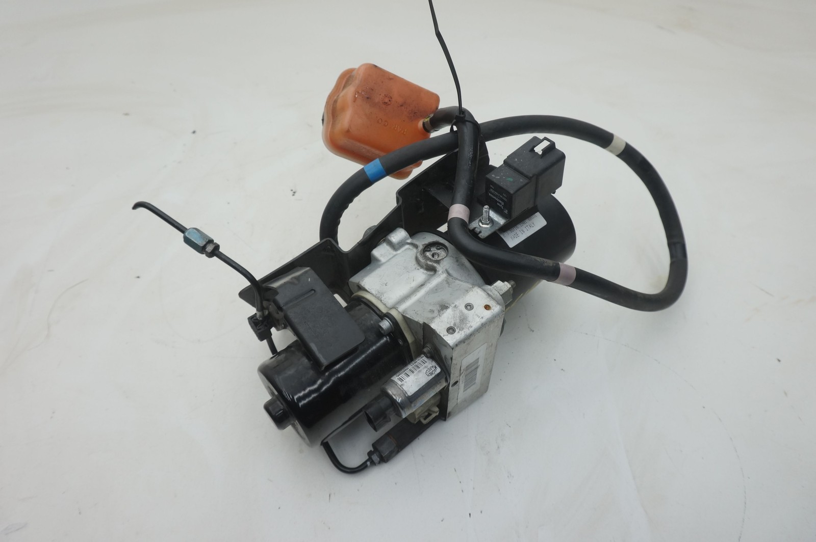 Suspension Lift System Electric Pump Assembly OEM 313722 Ferrari 488 Spider 2017