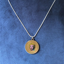 Gold Marilyn Monroe ladies necklace (Warhol, Art)