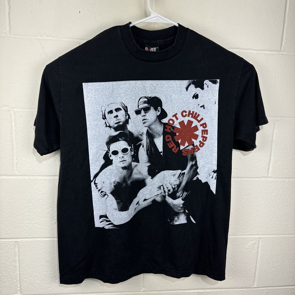 Red Hot Chili Peppers Tシャツ 2XL ワールドツアーt Red Hot Chili Peppers T-shirt XL Band Tee Modern REPRINT Out In La