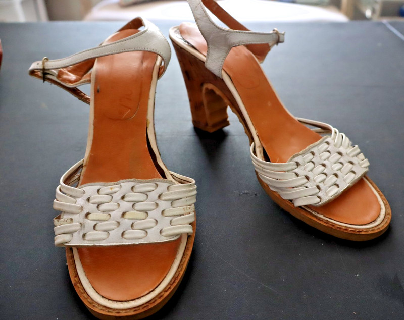 VINTAGE 1970s 80s WHITE LEATHER NAPOLI HUARACHE SANDALS SHOES HIGH HEELS ITALY 7