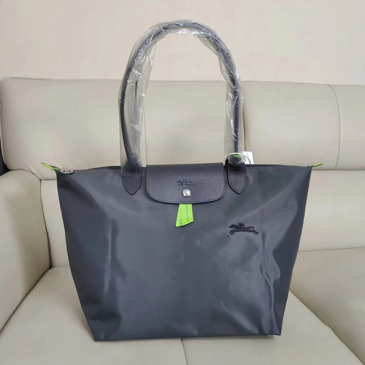 https www.tumi.com p bates-backpack-063011d Bates Backpack