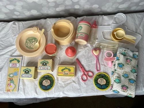 Vintage 1983 Cabbage Patch Kids CPK Accessories, Baby Feeding, Growth Chart