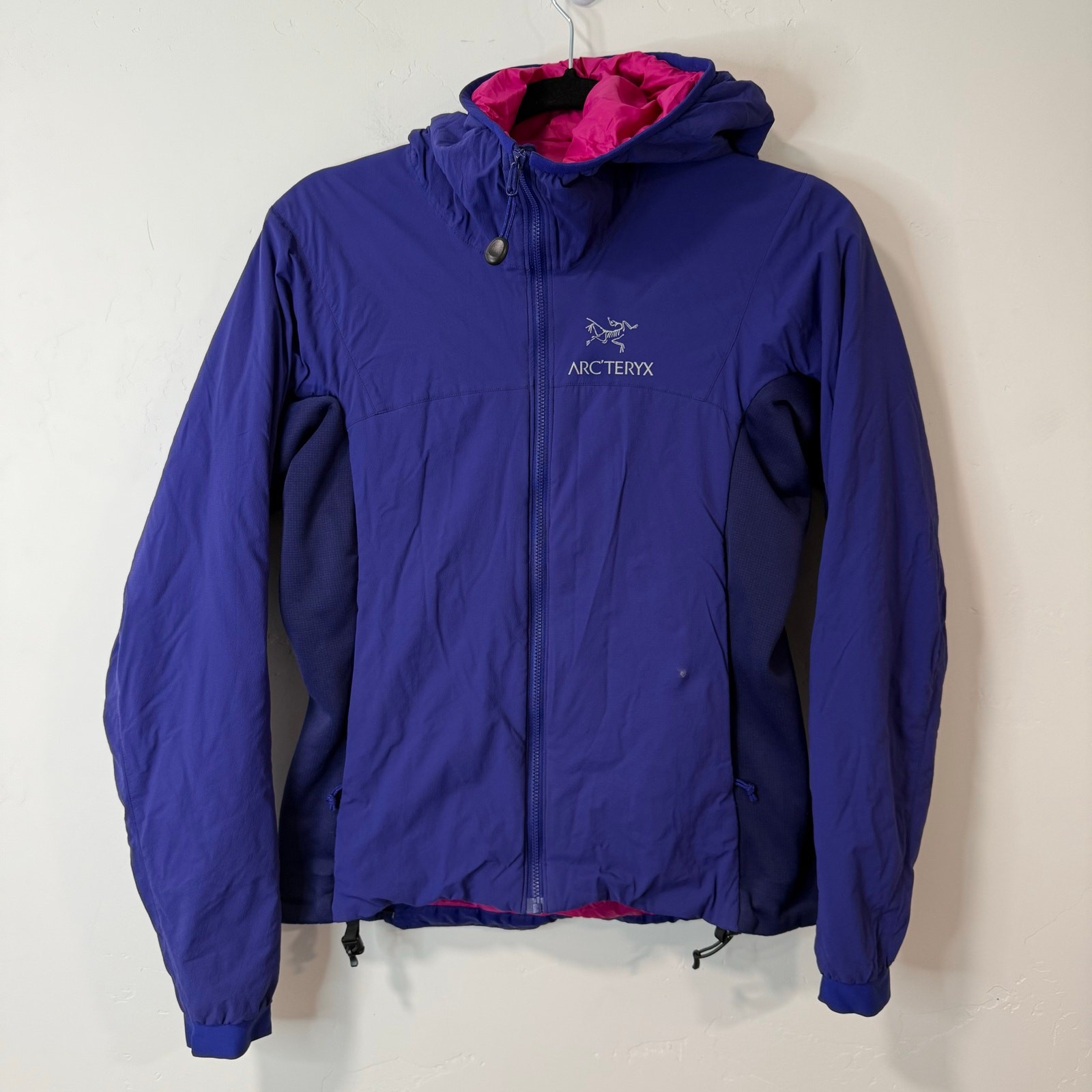 Arc'teryx Giacca Donna Atom Felpa con Cappuccio Full Zip Viola Piccola Isolata Elasticizzata
