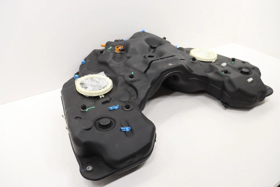 Mercedes Clase GLE 2016-2019 conjunto de tanque de combustible A1664700490 166-470-44-00 Foto 3 de 4