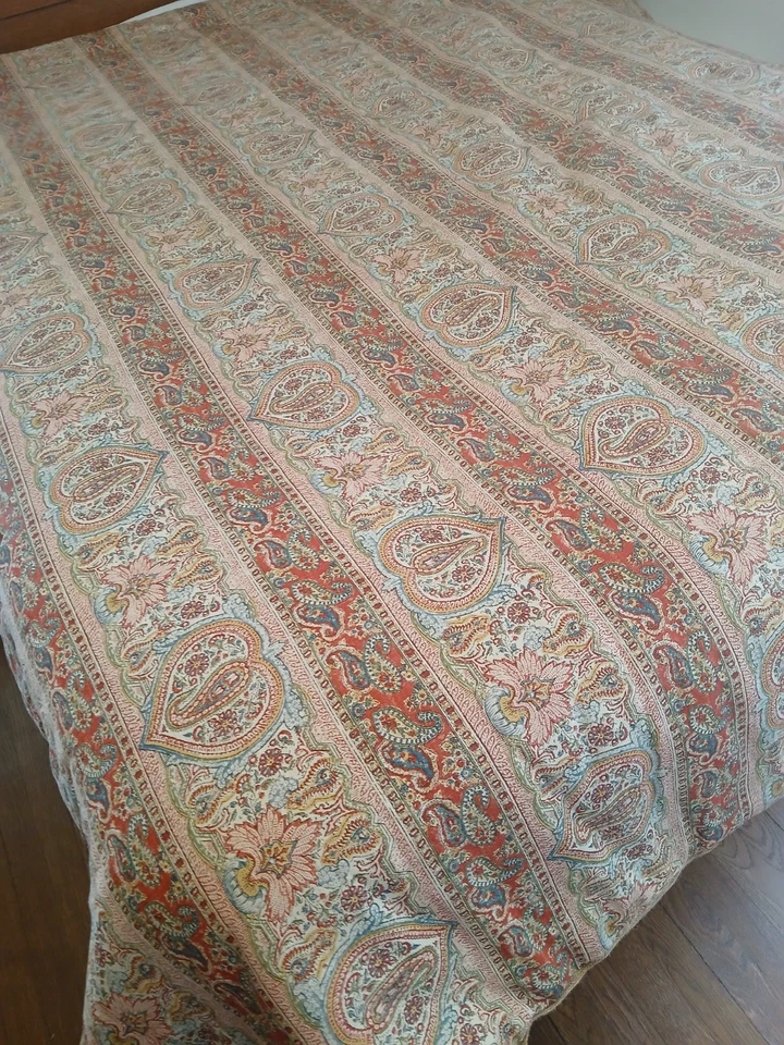 Edredón Chaps Ralph Lauren Queen Floral/Persa Paisley 88" W x 93" L Foto 3 de 4