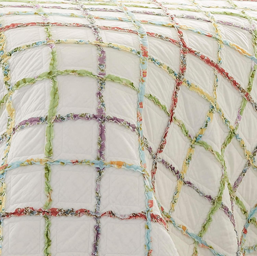 - Queen Quilt, Reversible Cotton Bedding, Lightweight Home Decor for All Seasons - Picture 6 of 10