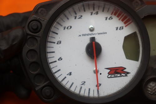 06-09 SUZUKI GSXR 600 750 OEM SPEEDO TACH GAUGES DISPLAY CLUSTER SPEEDOMETER - Picture 4 of 14
