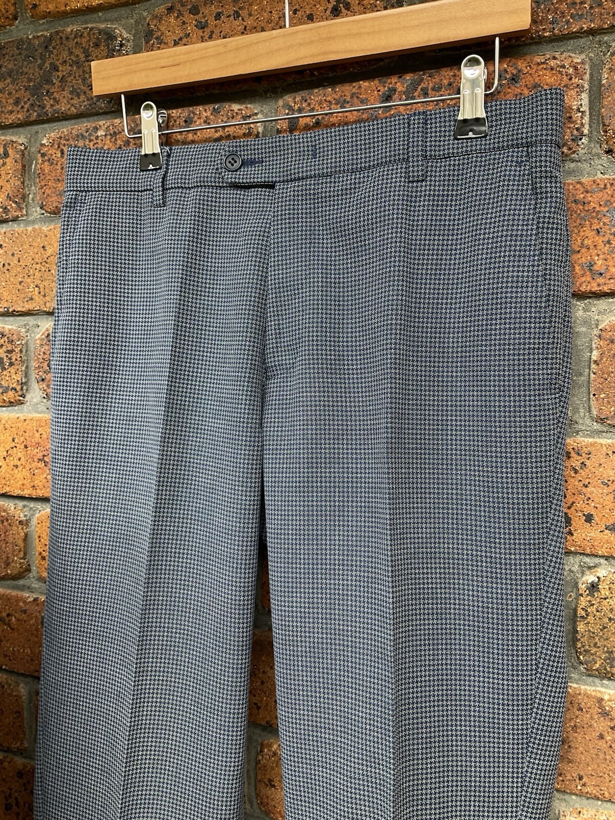 Picture 6 of 24
