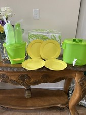 Tupperware Summer Set New  Never been Used. In Original Packaging