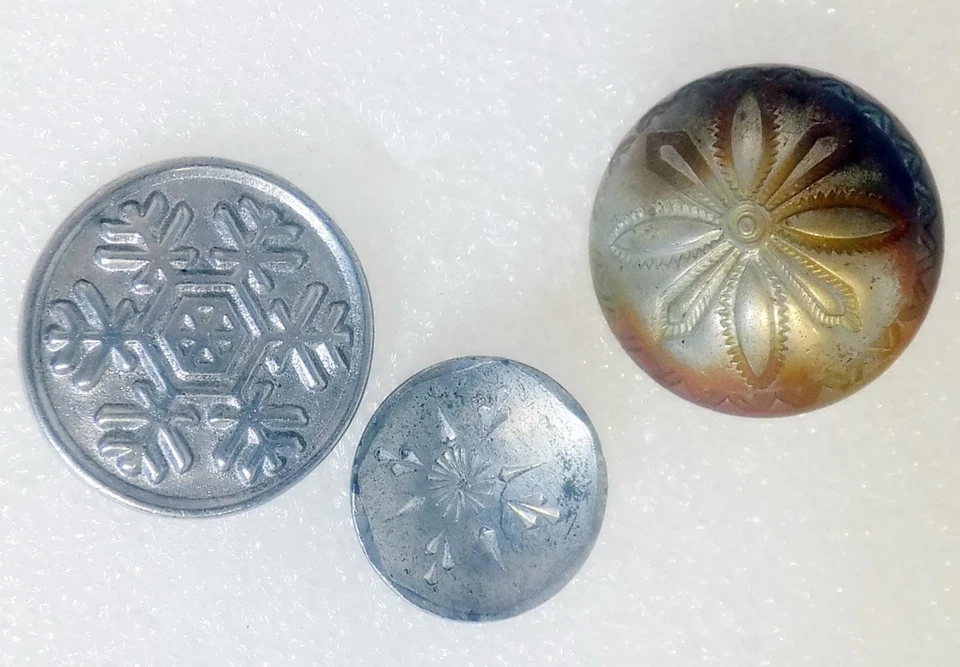 Lot of 3 Silver Metal Buttons Snowflake Geometric Dome Shaped Christmas - Image 3 of 3