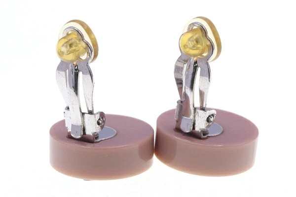 Pendientes redondos Chanel Coco Mark Heart usados en rosa con plástico y Foto 3 de 4