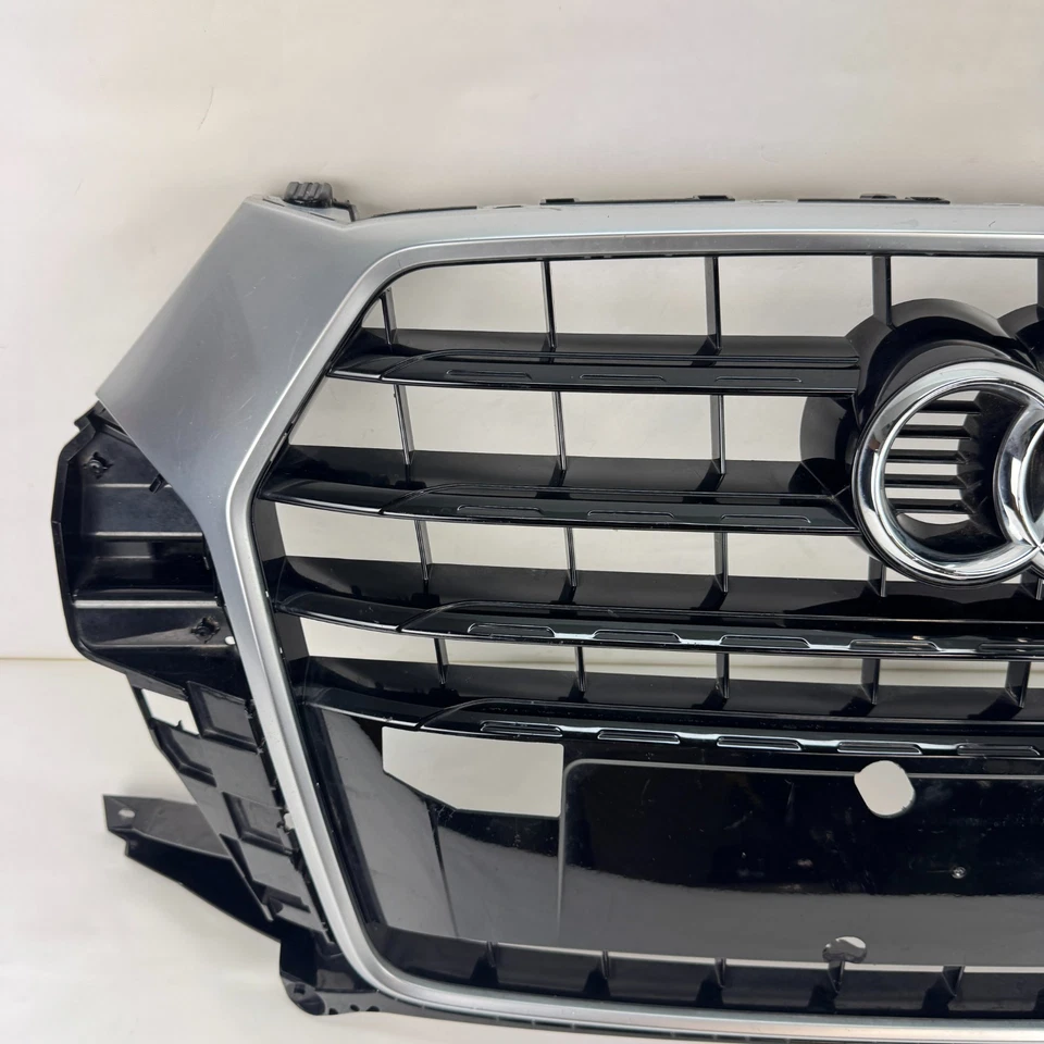 Conjunto de parrilla delantera negro brillante y plateado para Audi Q3 2016 OEM 8U0853651PT94 Foto 4 de 4