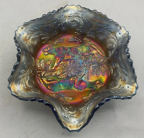 #2ELECTRIC HIGHLIGHTS ON THIS VINTAGE CARNIVAL FENTON BLUE PANTHER RUFFLED BERRY