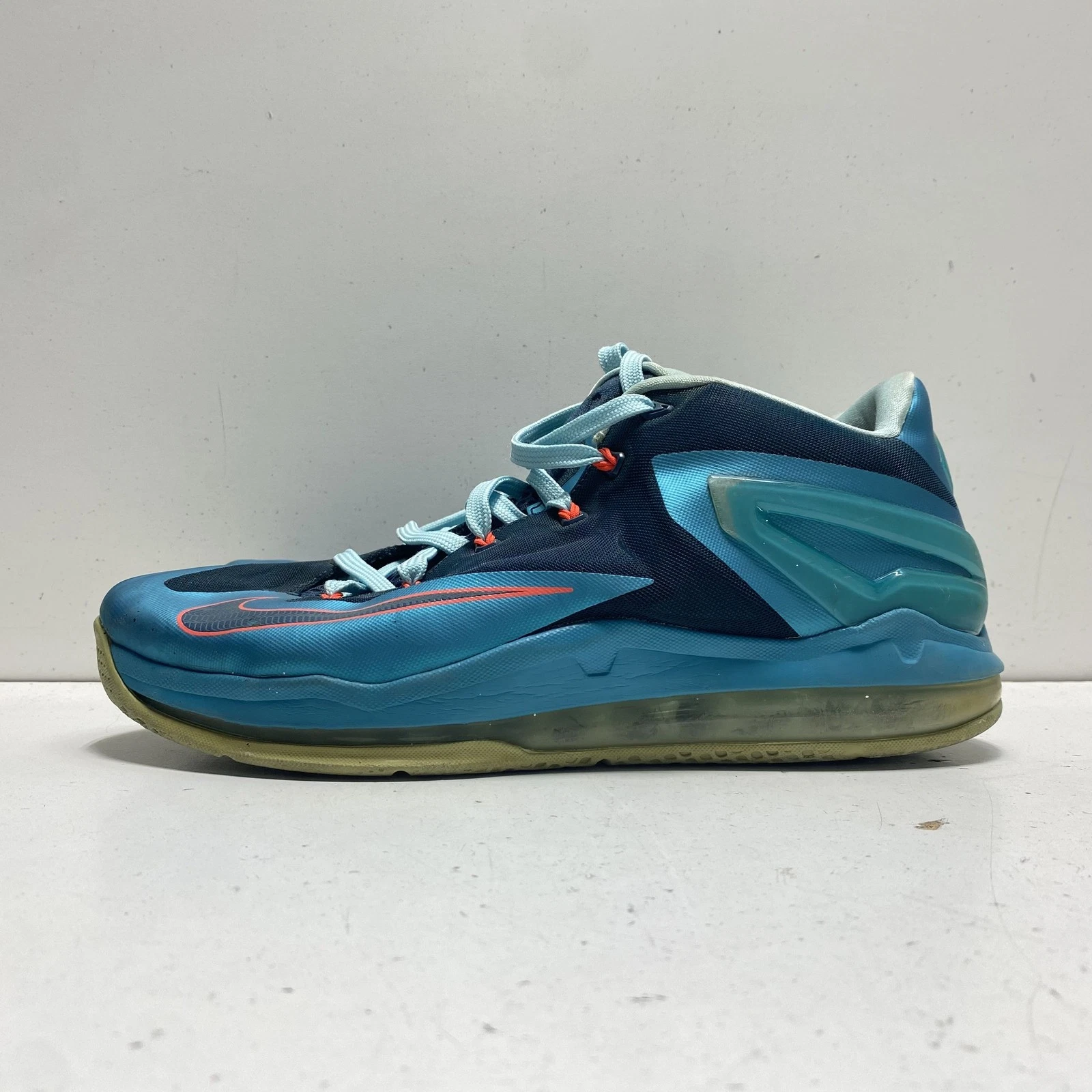 Nike LeBron 11 Low Turbo Green Shoes Men's Size 10.5