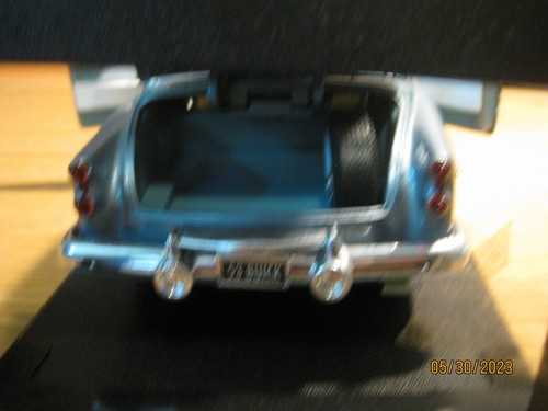1/18 1953 BUICK SKYLARK CONVERTIBLE , L. METALLIC BLUE BY MOTOR WORKS #73129 - Picture 19 of 22
