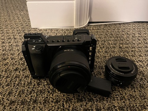 Sony Alpha a6500 used comes with/ FE 1.8/50, 0.25m/0.82ft-0.30m/0.98 & smartrig
