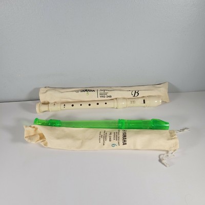 Yamaha Recorders YRS-24B Lot of 5/6 Off White Green Includes Drawstring Bags