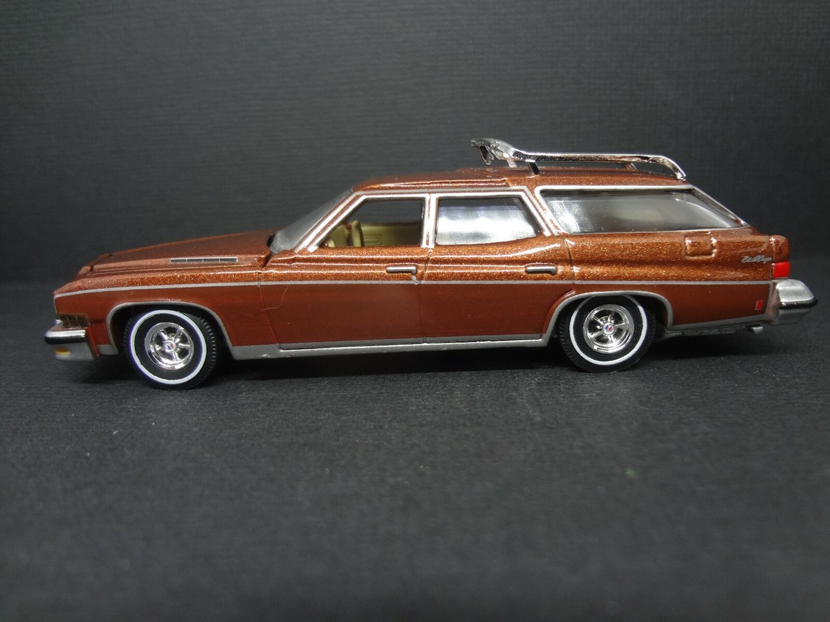 Auto World 1974 Buick Estate Wagon cinnamon - Loose New Mint 1:64