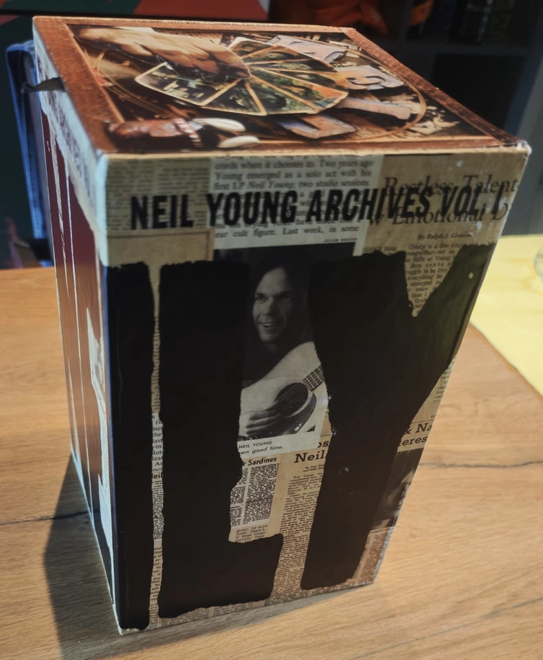 Neil Young Archives Vol. 1 DVD Audio Box Set ohne Journey Through The Past - Bild 2 von 4