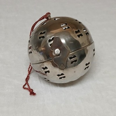 Vtg Silver Plated Pomander 3'' Hinged Potpourri Fragrance Diffuser Hanging Ball 