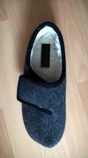 Einzelner drei Hausschuhe