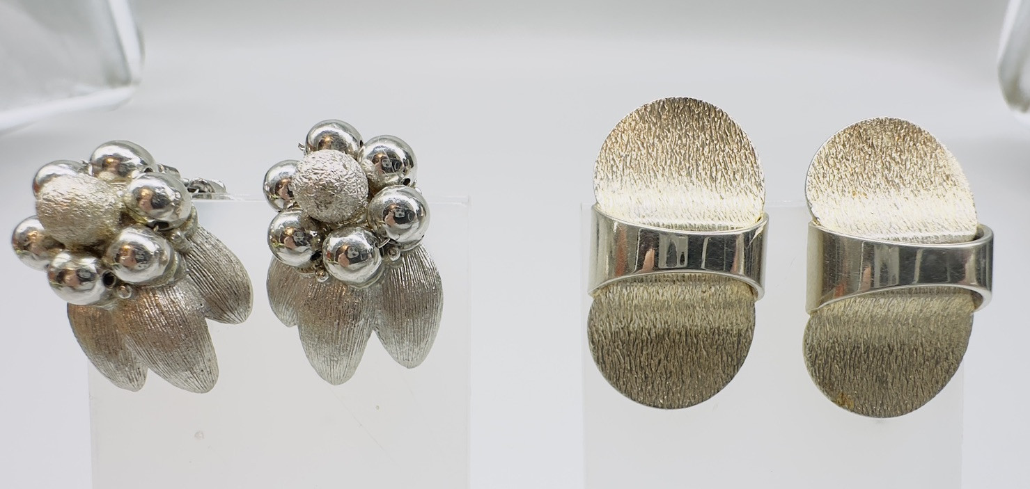 Lot Of 2 Vintage  Kramer Clip On Earrings Brushed  Silver & Gold Tone