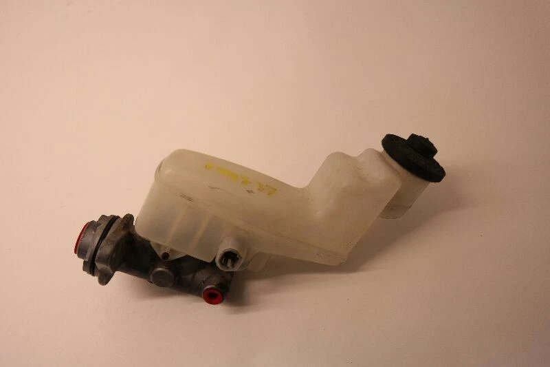 Главный цилиндр тормоза 2007-2011 Toyota Camry - Изображение 4 из 4