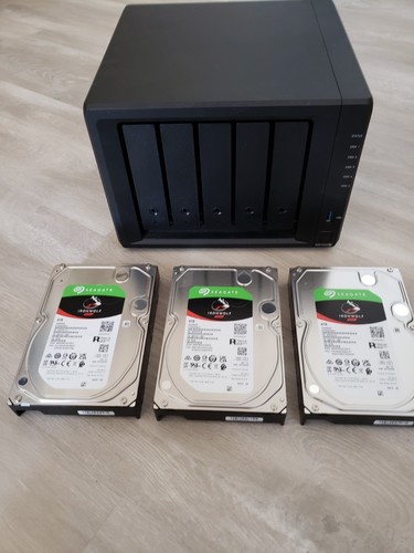 Synology DiskStation DS1522+ 5-Bay NAS w/24TB Seagate Ironwolf storage - Bild 2 von 11