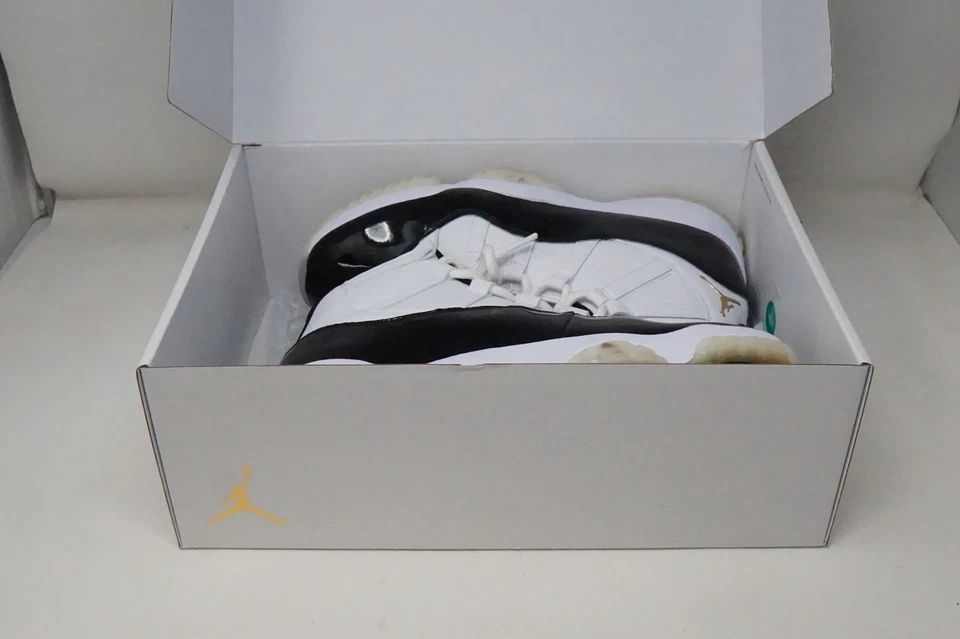 Zapato Jordan 11 Retro DMP Gratitude 2023 Talla 10 CT8012-170 Negro/Blanco/Metálico Foto 3 de 4