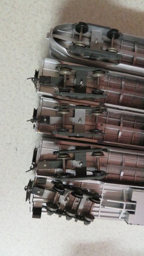 ATHEARN SET DI 10 AUTOVETTURE SANTA FE STREAMLINE ARGENTO SCALA HO - Foto 18 di 20