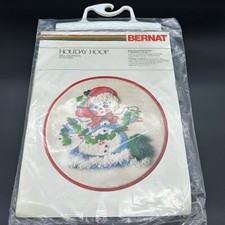 Bernat Holiday Hoop Mrs. Snowman Stitchery Kit 7 inch New Old Stock