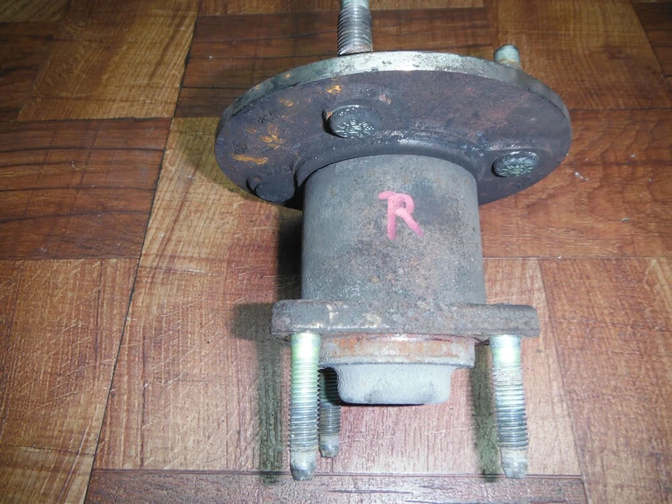 05-10 BUJE TRASERO DERECHO CHEVROLET COBALT PONTIAC G5 SAURN ION SIN ABS Foto 2 de 4