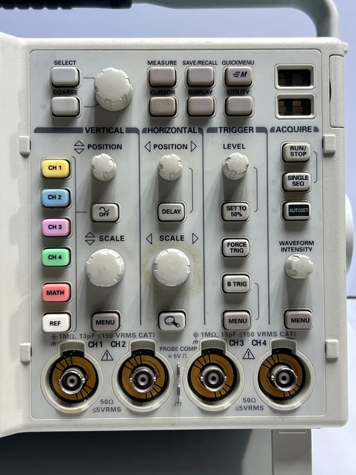 Tektronix TDS3034B 300MHz, 2.5GS/S 4-Ch Digital Phosphor Oszilloskop (Zu Teile) - Bild 3 von 4