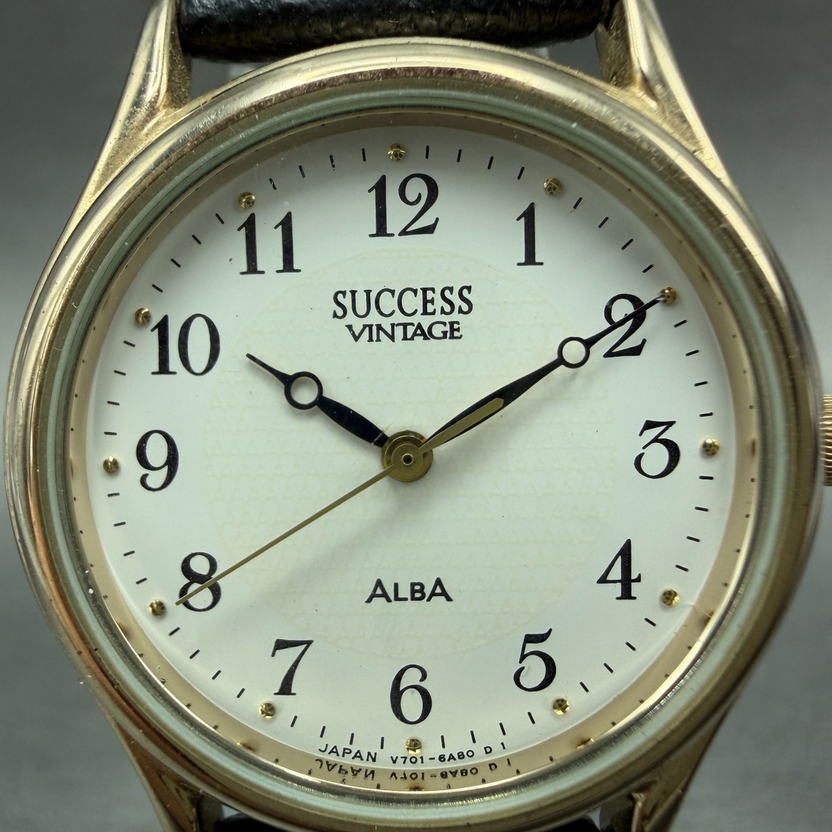 Seiko Alba Success Watch Men 30mm White Dial Gold Tone V701-6A50 New Battery