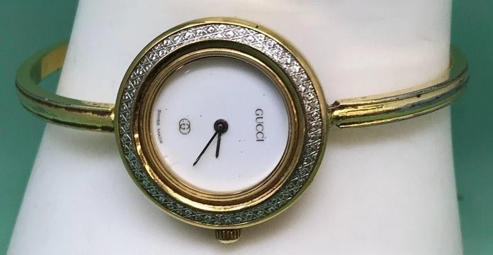 Vintage Gucci 1100-L Series 6 Jewels 6.75" Gold Tone Watch Swiss Made - Image 2 of 4