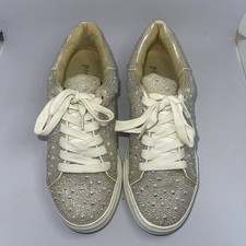 Betsey Johnson Women's SB Sidny sneakers in Ivory Pearl. Sz6.5 1-inch platform