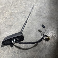 2015 Ford Explorer Satelitte Radio Antenna And Base On Roof