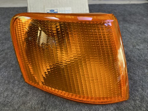 GENUINE FORD ESCORT/ORION 90-94 FRONT OFF SIDE INDICATOR LAMP AMBER - Picture 1 of 4