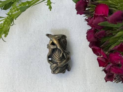 Nuevo, Elegante Joyería, Un Grupo de Sellos, Collar Colgante Acero en Color Latón - Imagen 1 de 2