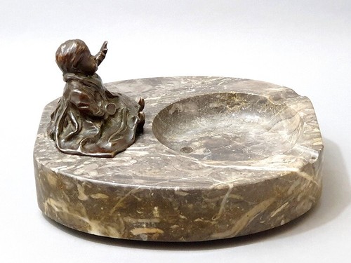 Bronze Figur als Kind mit ausgestreckten linken Arm Art Deco Aschenbecher c 1930 - Picture 3 of 12