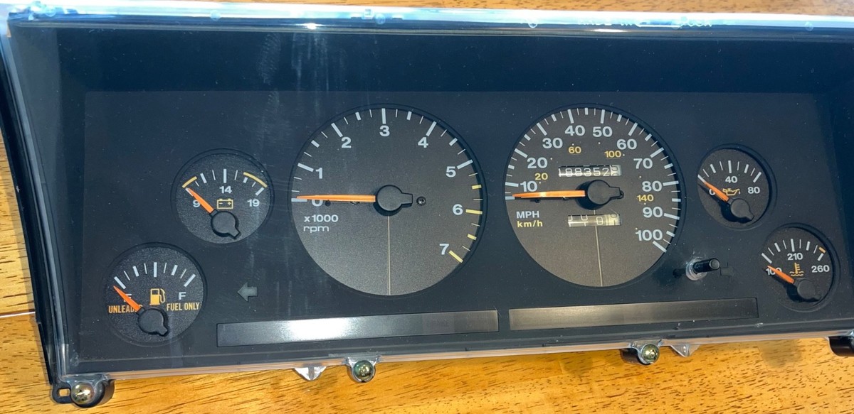 ///gkrページ/// 93-95 Jeep Grand Cherokee ZJ Speedometer Instrument Cluster 188k
