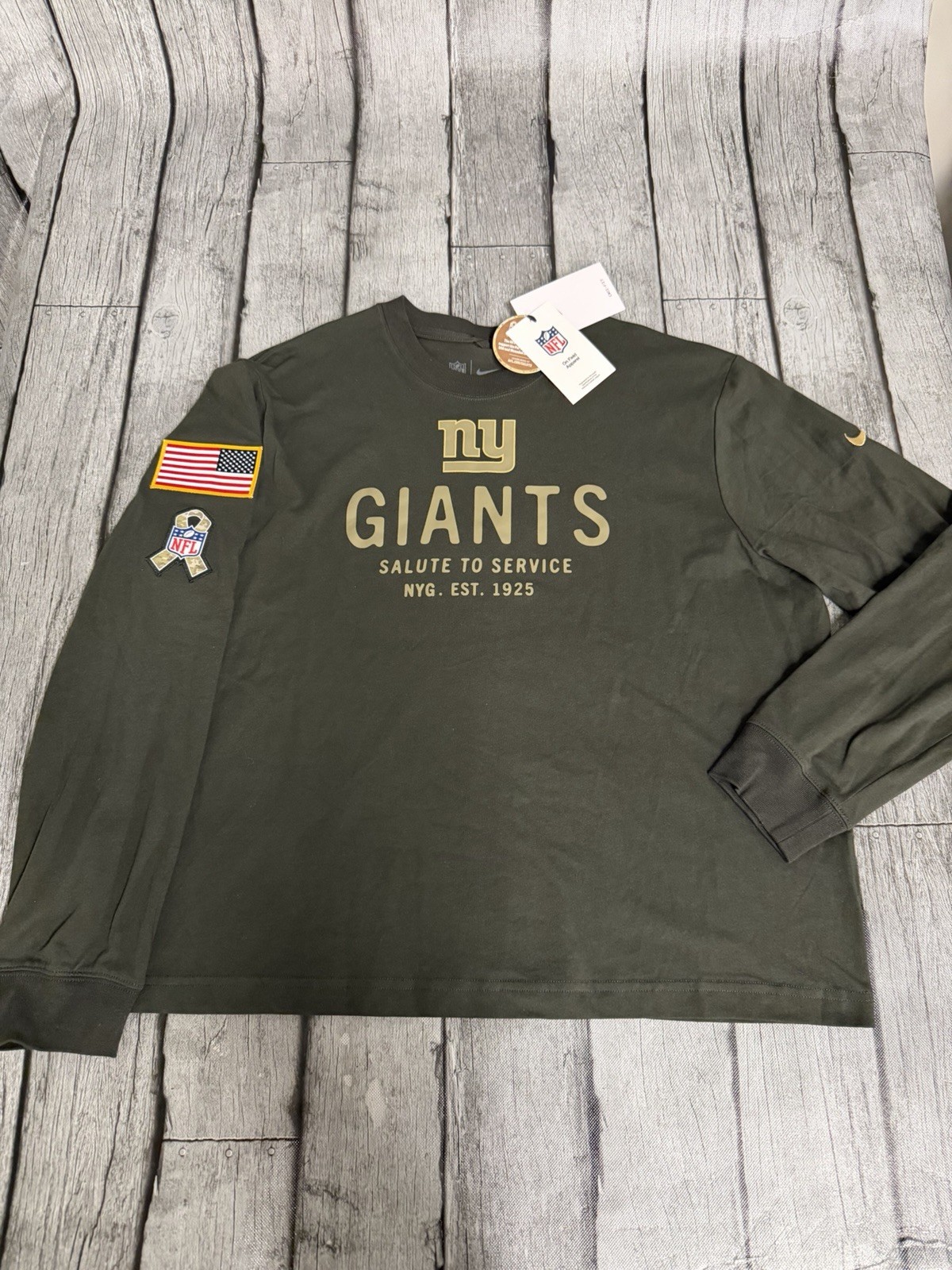 NWT Women's Nike New York Giants Sideline LS 2025 Salute to Service Tshirt Large thumbnail 2
