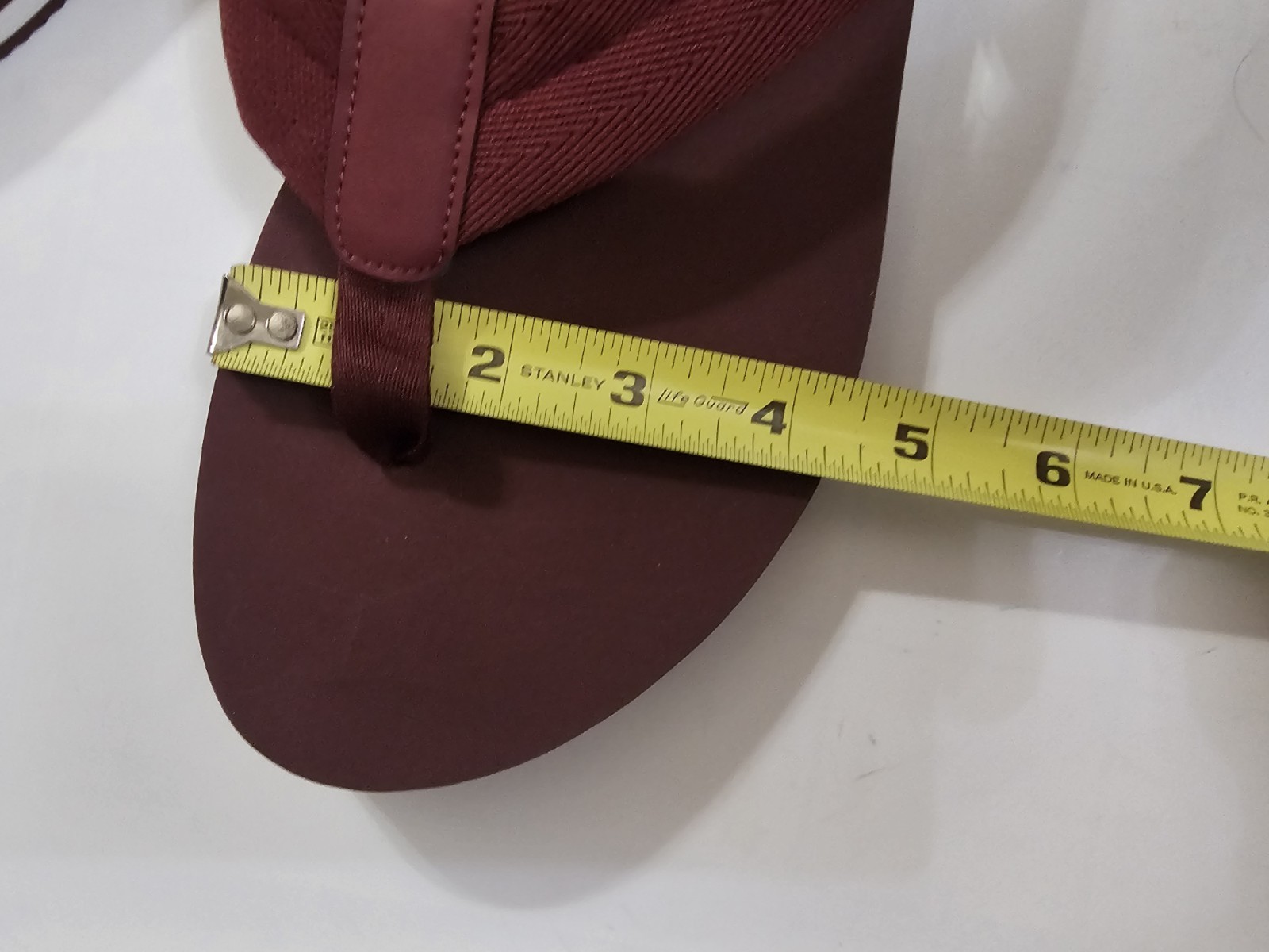 Lacoste Randle Mens Maroon Brand New Size 12 Flip Flops Letter L in Footbed image 9
