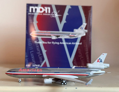 Panda Models McDonnell Douglas MD-11 - American Airlines; Scale 1:400; Nr. 62425