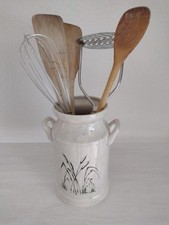 Cremefarbene Kanne Krug Vase Landhausküche Küchenutensilien Vintage Retro Deko