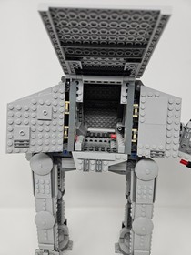LEGO Star Wars AT-AT Walker 75054 - Missing Minifigures