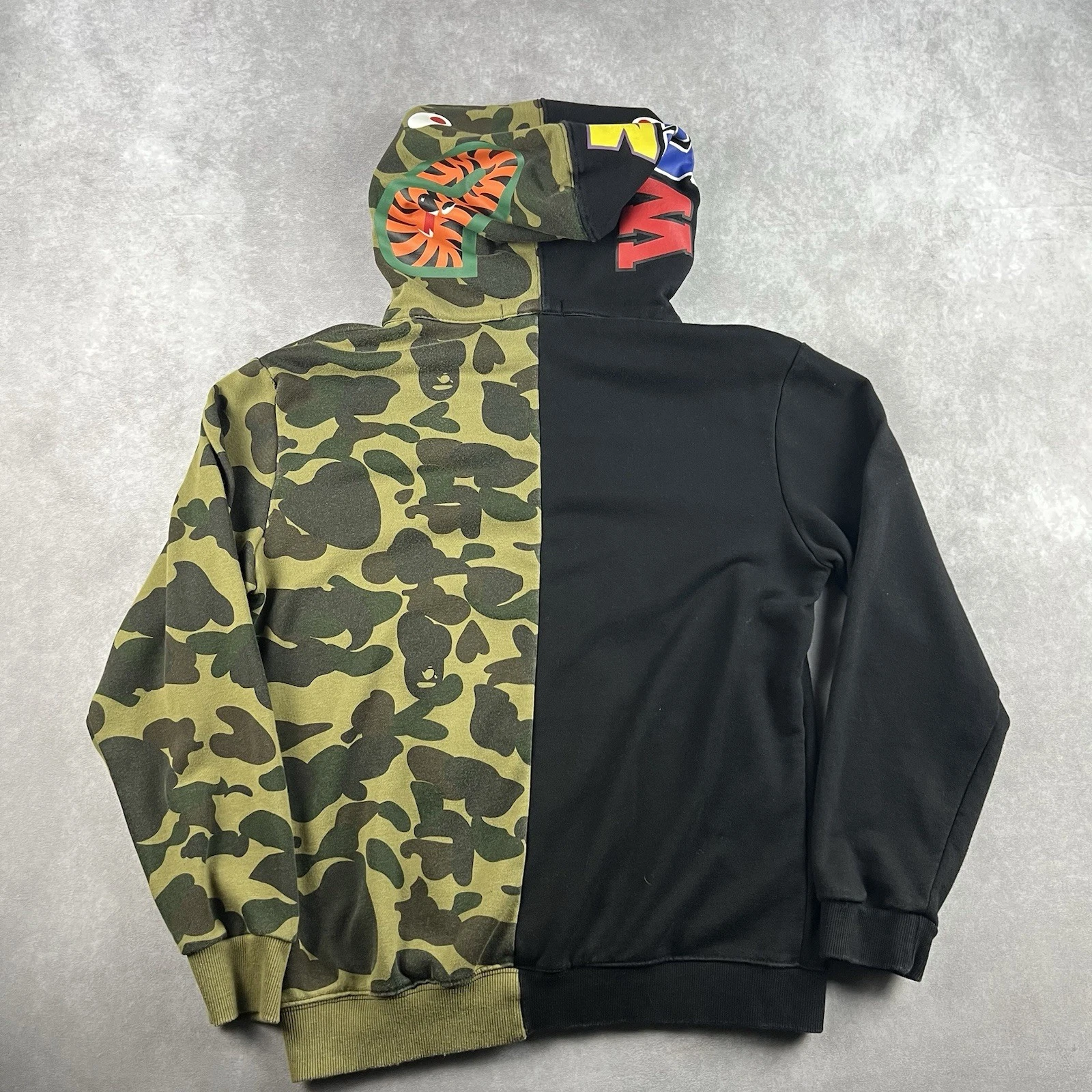 A BATHING APE (BAPE) Felpa con cappuccio zip intera A Bathing Ape 1st Camo Split Shark WGM Tiger Graphic taglia L