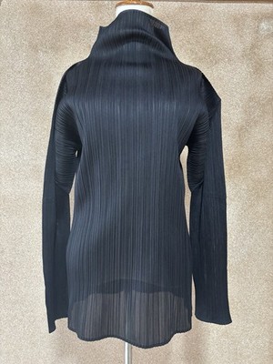 美品✨PLEATS PLEASE ISSEY MIYAKE タートルネック　黒 PLEATS PLEASE ISSEY MIYAKE Black Pleated Turtleneck Top Made in