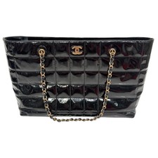 CHANEL Chocolate Bar Patent Leather Chain Sho...