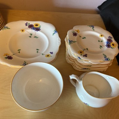 Vintage Royal Grafton handbemalt Blumen Teller und Milchkännchen & Schüssel Set